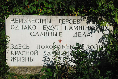 Sovjet Oorlogsbegraafplaats Hollabrunn #3