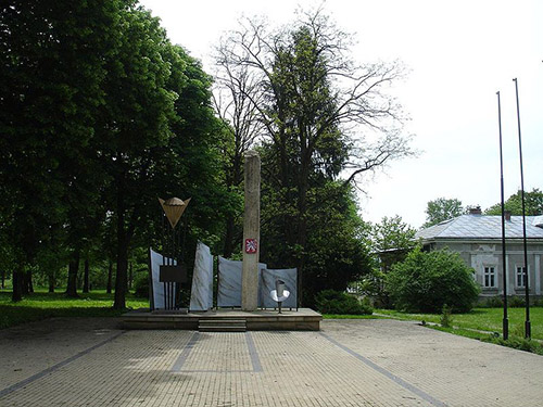 Monument 2e Onafhankelijke Tsjechoslowaakse Parachute-brigade #1