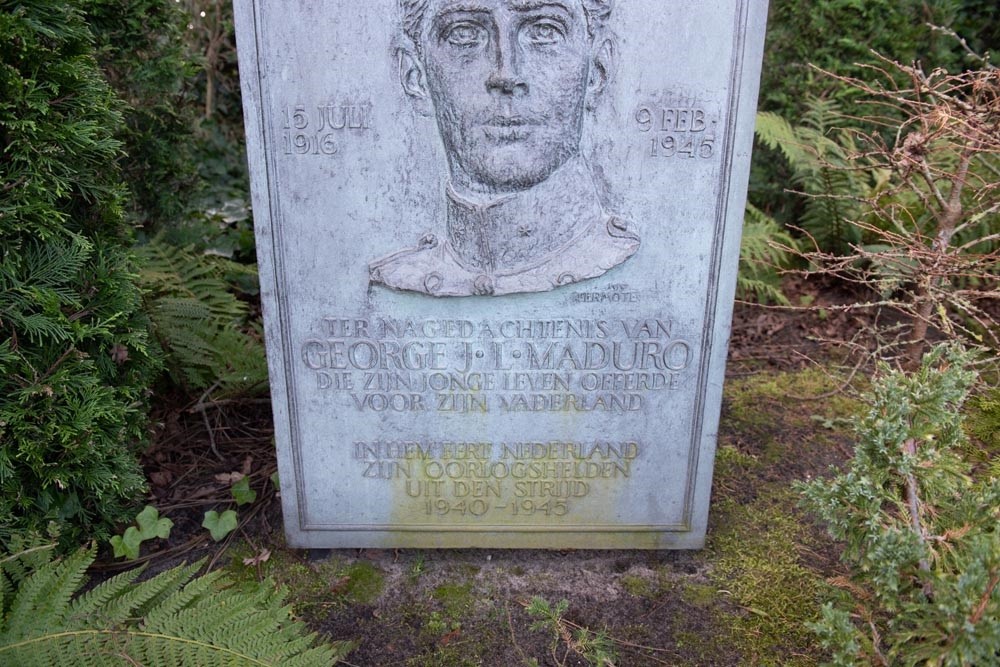 Monument George Maduro In Madurodam #4