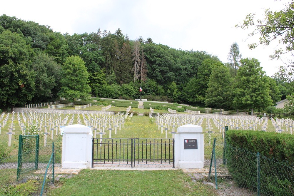 Franse Oorlogsbegraafplaats La Harazée
