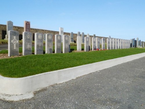 Commonwealth War Graves St Olafs Cemetery