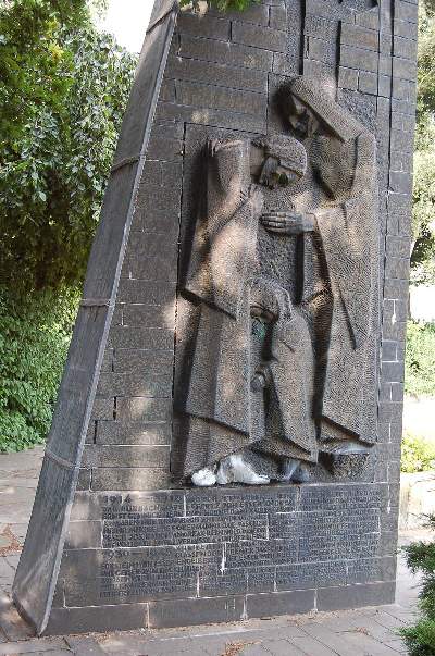 War Memorial Frimmersdorf #2