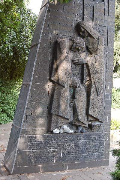 War Memorial Frimmersdorf #2
