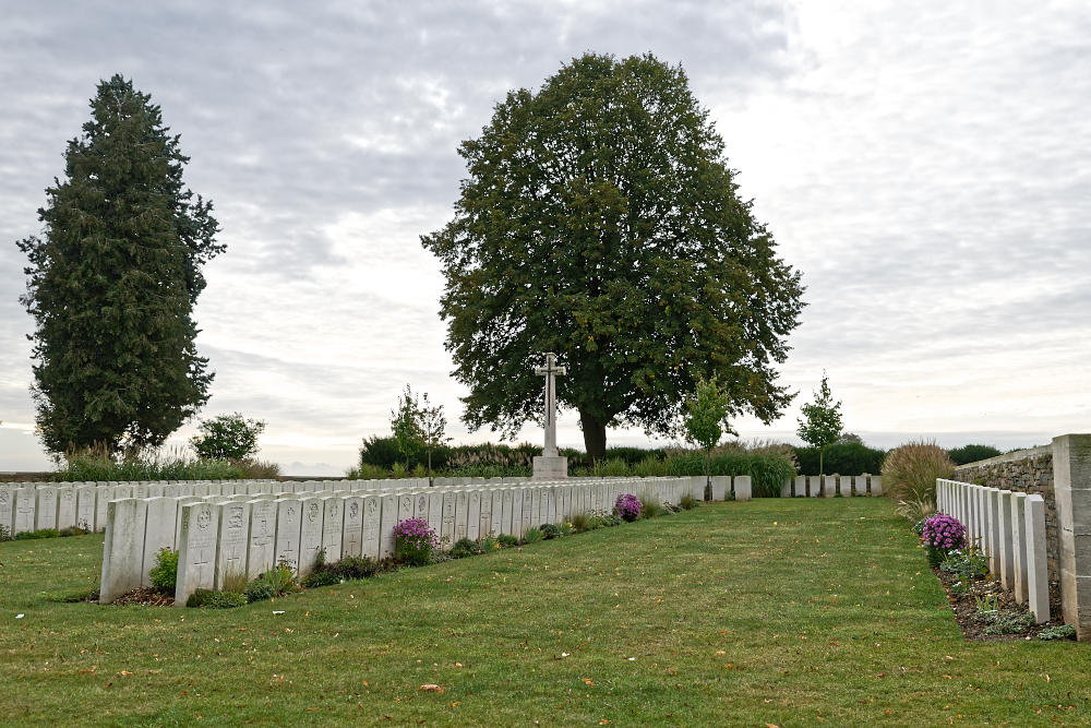 Oorlogsbegraafplaats Gemenebest Cambrai Oost #2