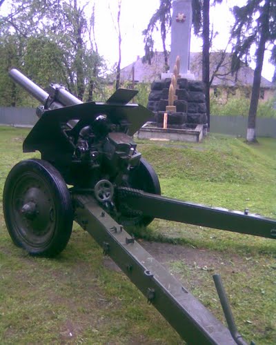 Perechyn Soviet War Cemetery #2