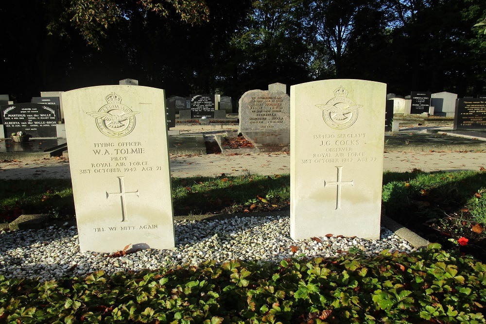 Commonwealth War Graves Municipal Cemetery Vredehof  Willemsoord #8