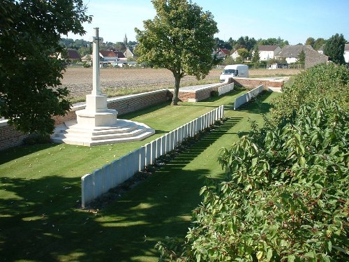 Oorlogsgraven van het Gemenebest Beaurevoir #1