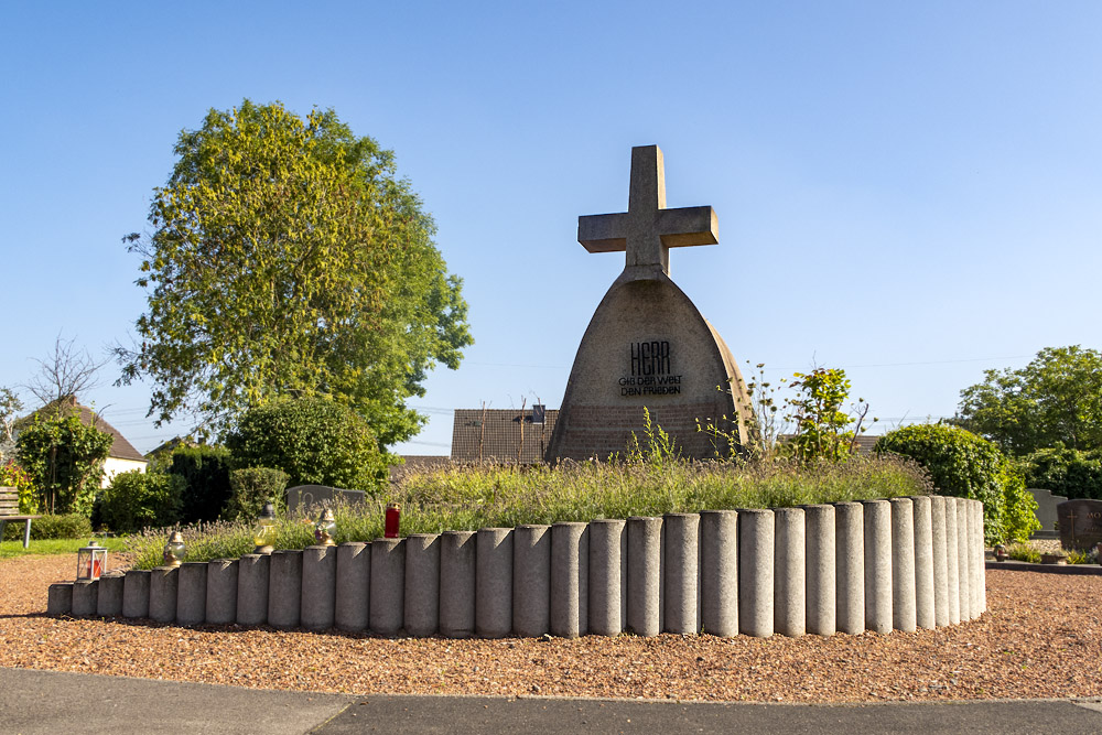 War Memorial Oberzier #1