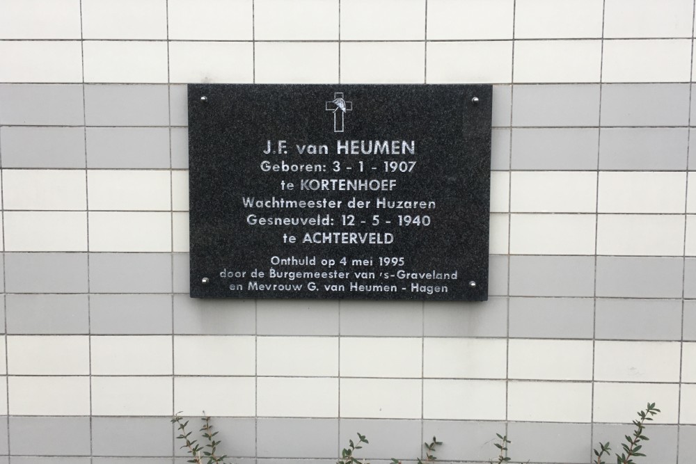 Monument J.F. van Heumen Kortenhoef