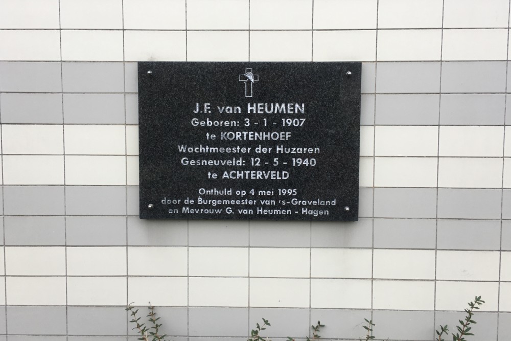 Monument J.F. van Heumen Kortenhoef #1