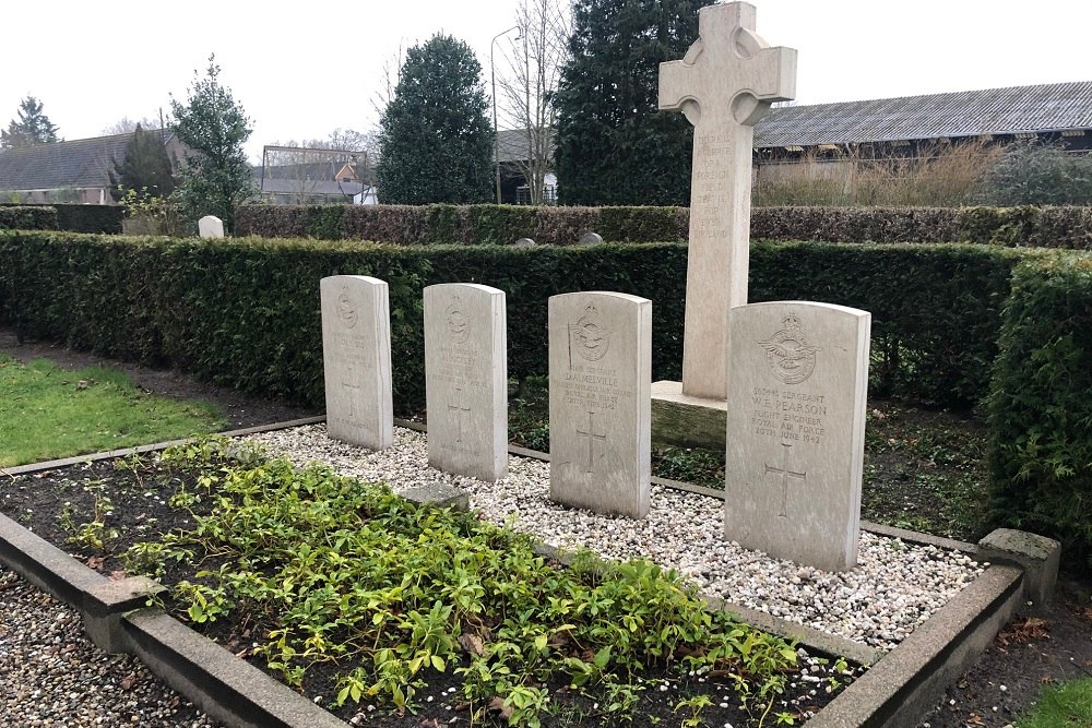 Commonwealth War Graves General Cemetery Ommen #1