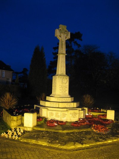 Oorlogsmonument Horley #1