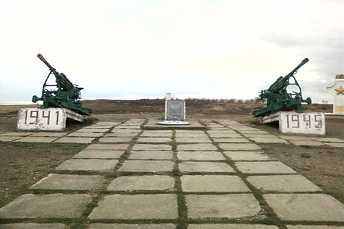 Luchtafweer Monument 1944 #1