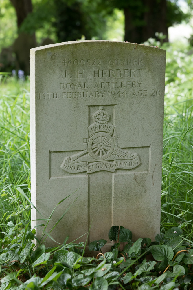 Commonwealth War Graves World War Second St Mary Churchyard #5