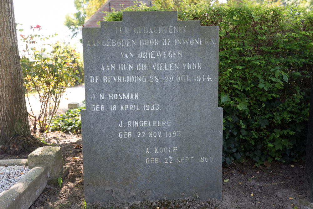 War Memorial Driewegen