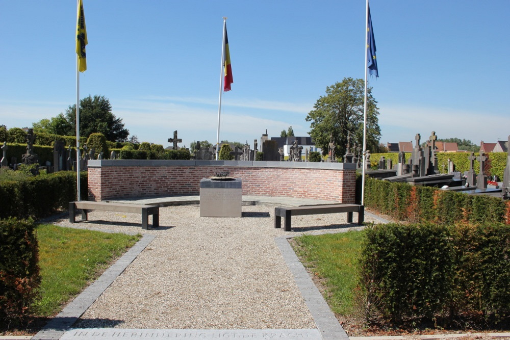 Oorlogsmonument Begraafplaats Aartrijke