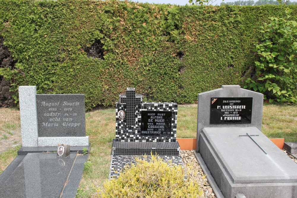 Belgian Graves Veterans Lotenhulle #1