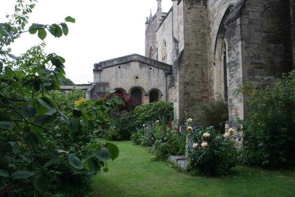 Commonwealth War Grave Bristol Cathedral Burial Ground