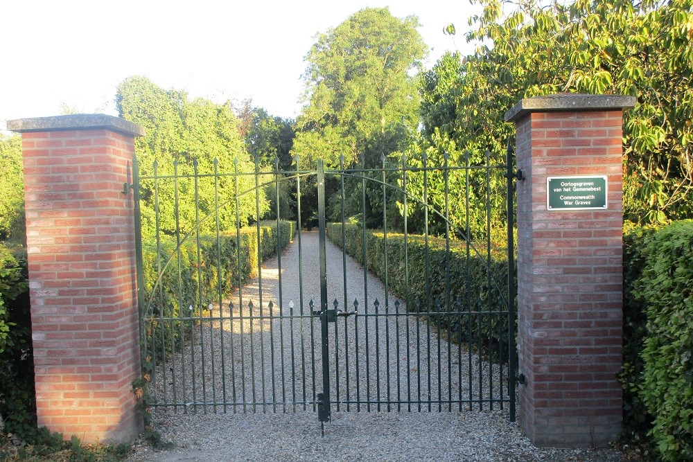 Oorlogsgraven van het Gemenebest Algemene Begraafplaats Slijk-Ewijk