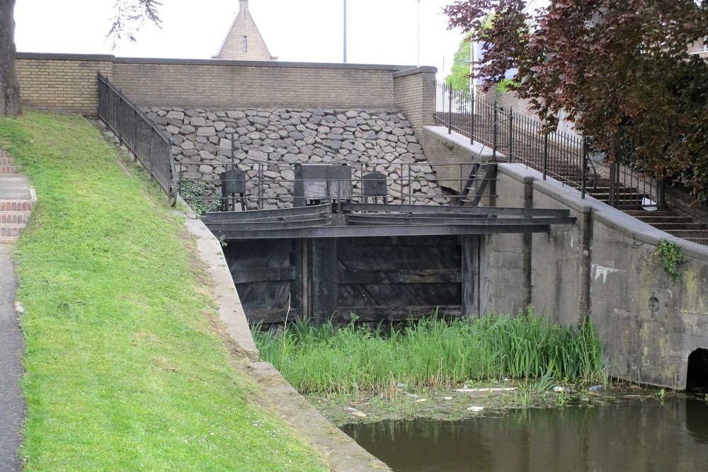 Memorial Historical Lock Alblasserdam #2