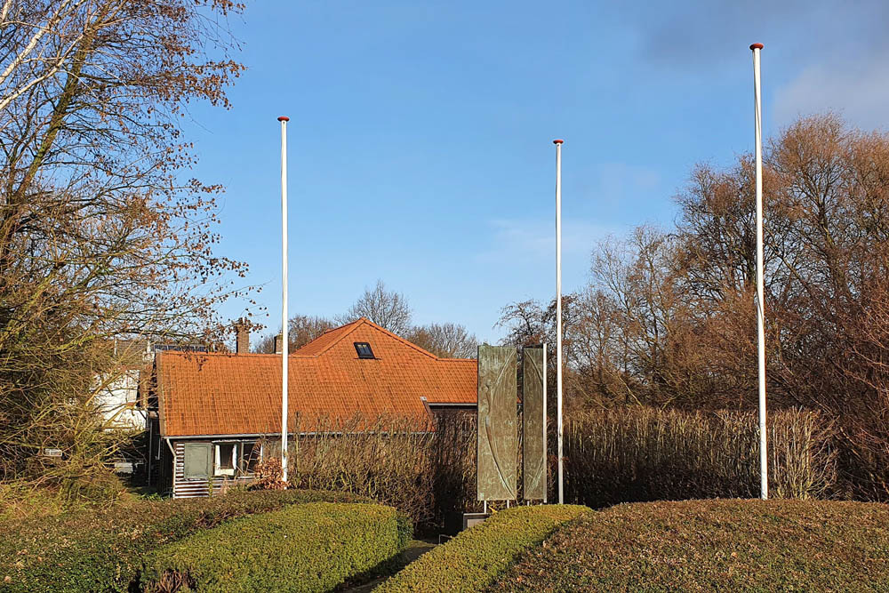 Monument 'Spiegeling naar de Toekomst' #1