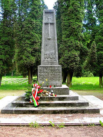 Italian War Cemetery Wrocław #4