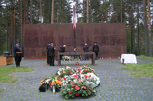Poolse Oorlogsbegraafplaats Mednoye #2
