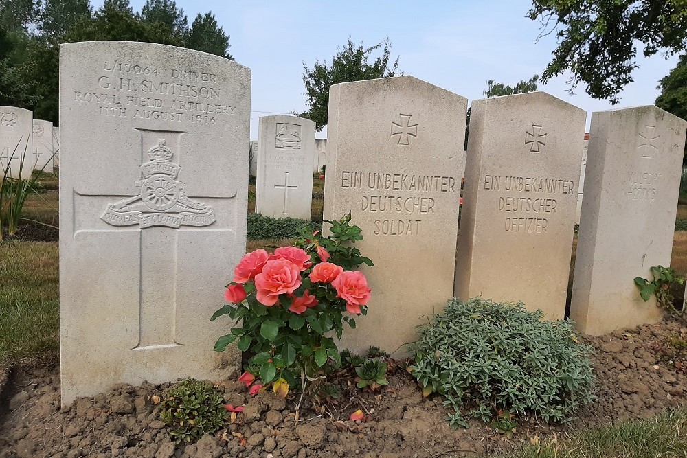 Commonwealth War Cemetery St. Vaast Post #5