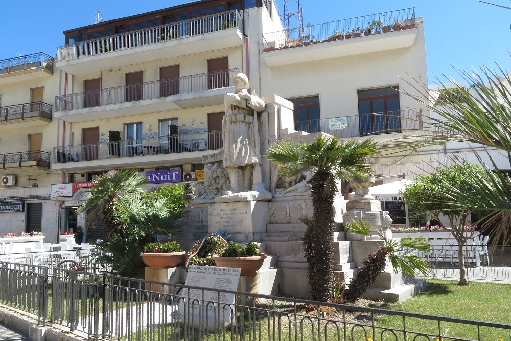 Monumento ai Caduti di Polignano #3