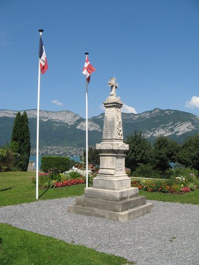 Oorlogsmonument Svrier