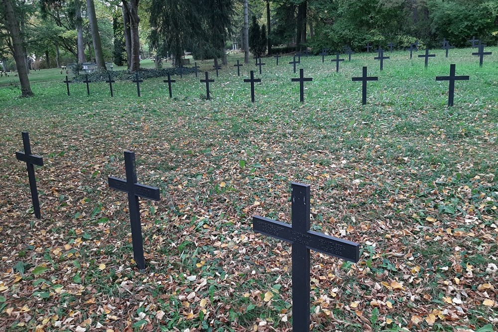 Graven Bomslachtoffers en Oorlogsrepatrianten Erfurt Ehrenhain 3 #2