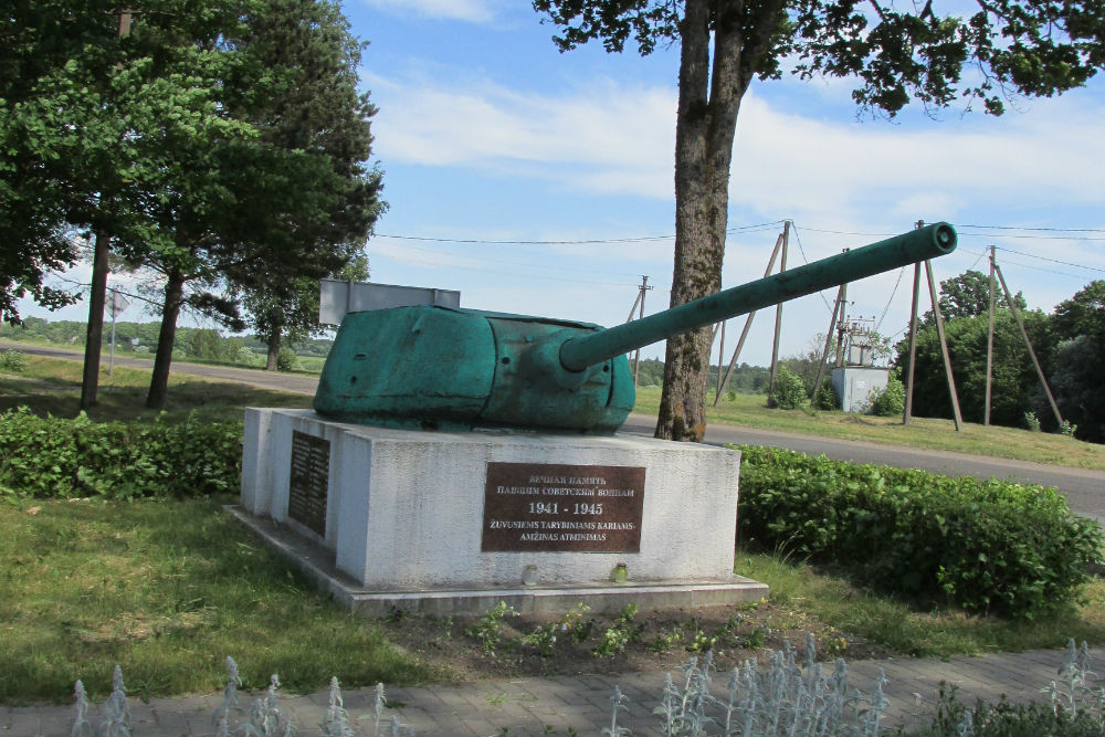 Mass Grave Soviet Soldiers & Turret T-34/85