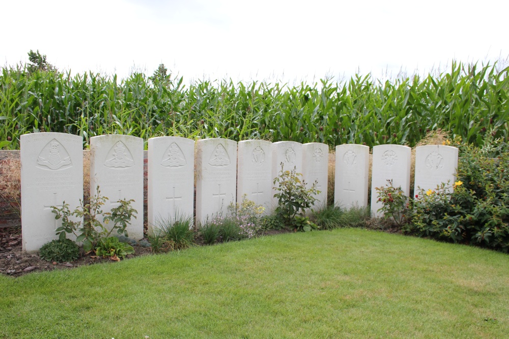 Commonwealth War Cemetery Wieltje Farm #5