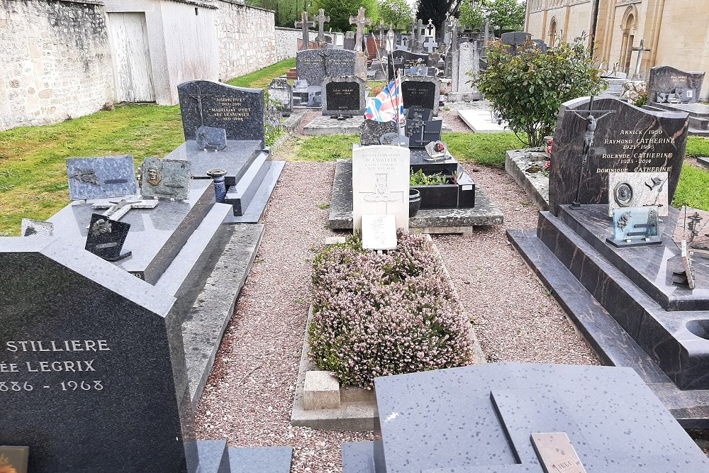 Commonwealth War Grave Mouen #1
