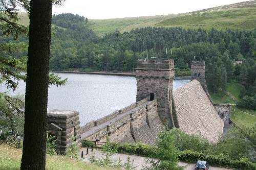 Derwent Dam and Memorial 617 squadron