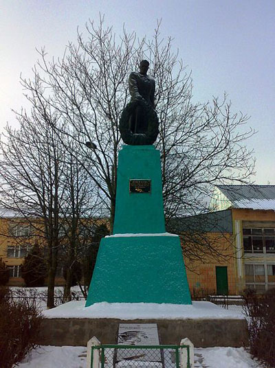 Mass Grave Soviet Soldiers Novomyrhorod