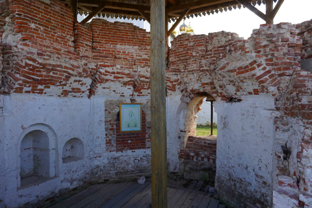 Klokketoren Runes Joseph-Volokolamsk monastery #2