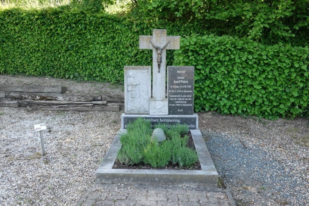 Dutch War Grave Bocholtz #1