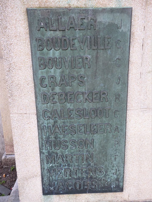 Monument Leerlingen van de Gemeentescholen van Etterbeek #4