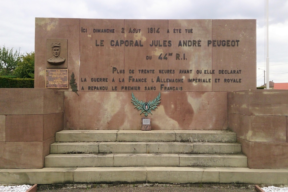 Memorial Corporal Peugeot Joncherey #1