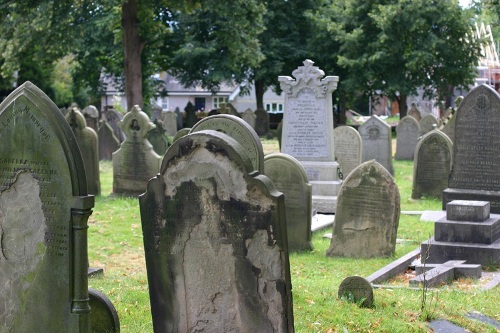 Commonwealth War Graves St. Mary and St. Helen Churchyard