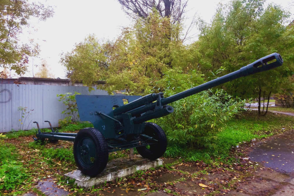 Oorlogsmonument Soldaten Pokrov #2