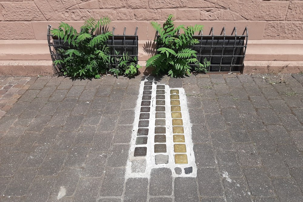 Stolpersteine Krahnenstrae 47 #1