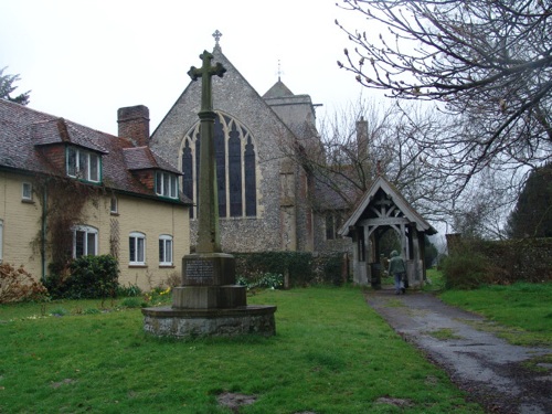 Commonwealth War Grave St Mary Churchyard