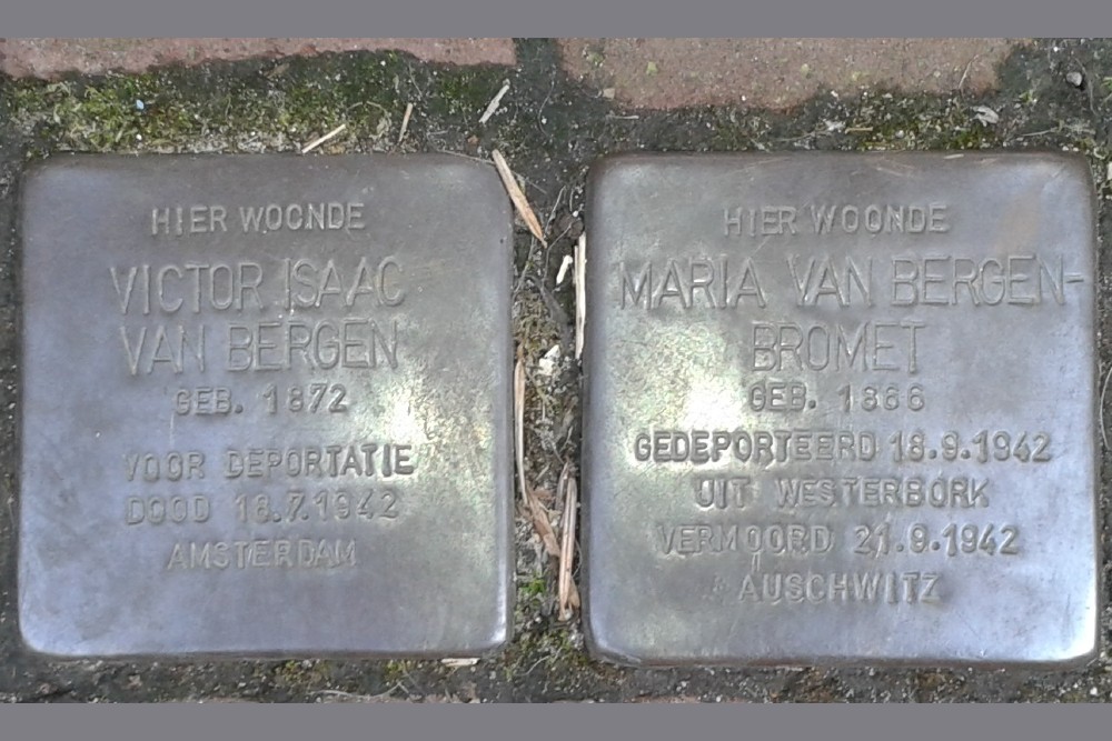 Stolpersteine Claes Dellsteeg tegenover nummer 12 #1