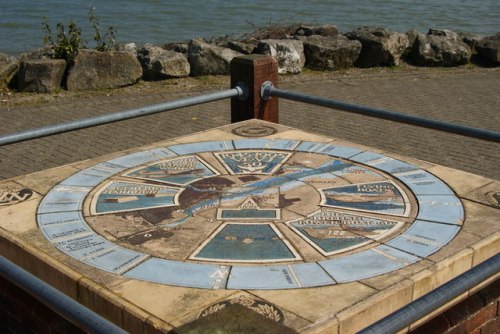 Monument Hythe Marina