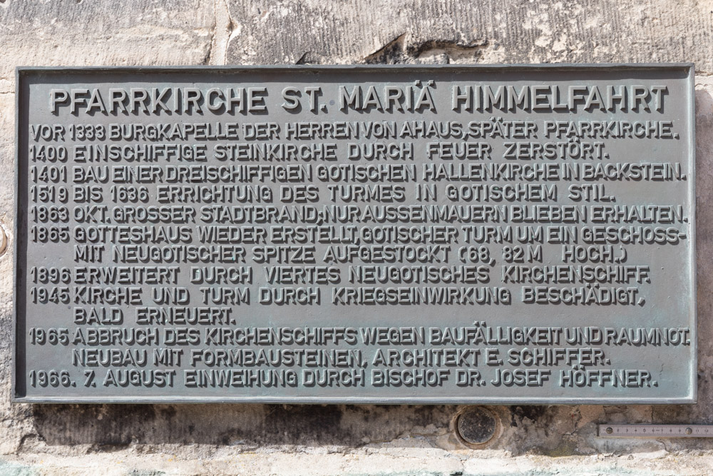 Plaquette en Oorlogsschade Parochiekerk St. Maria Hemelvaart