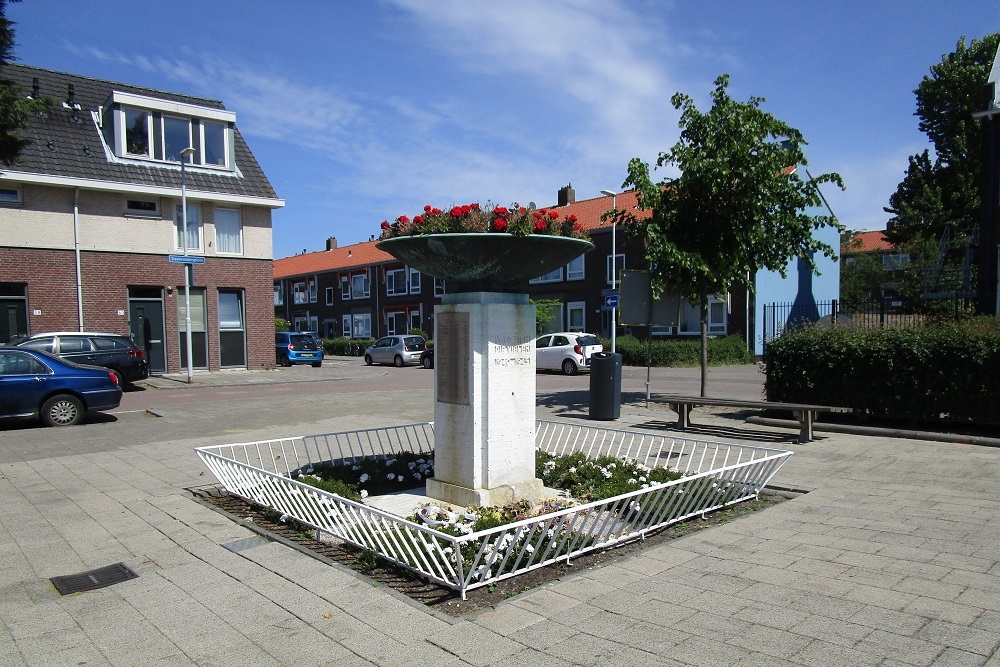 Oorlogsmonument Saenredamplein #1