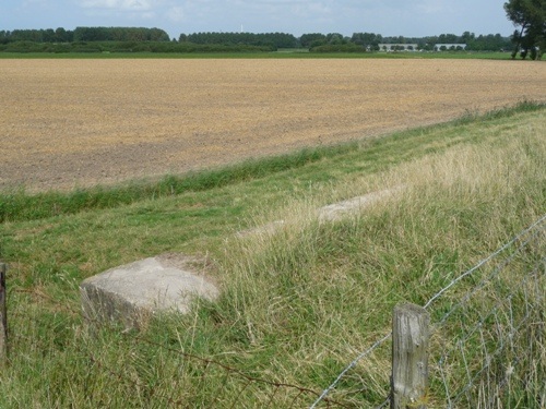 Duits Schijnvliegveld Zwartewaal #1