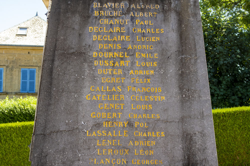 Oorlogsmonument Dom-le-Mesnil #3